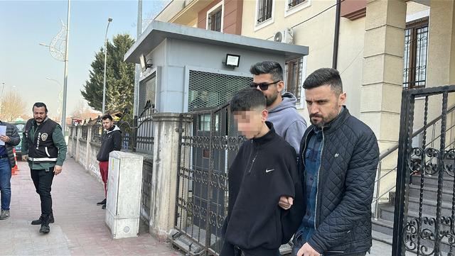 Sakarya'da 1 kişinin tüfekle öldürülmesine ilişkin baba ve oğlu adliyede