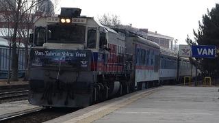 5 yıl aradan sonra... Tahran-Van treninin ilk yolcuları Van’a ulaştı