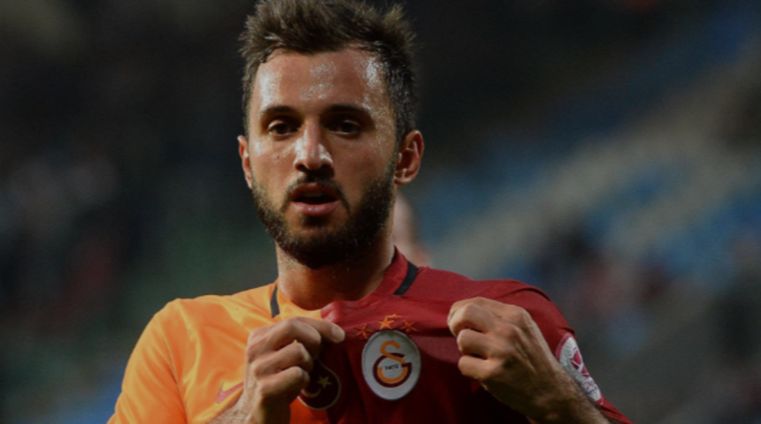 Süper Lig'de uzun yıllar Galatasaray forması giyen Emre Çolak futbolu bıraktı, yeni işinde köşeyi döndü!