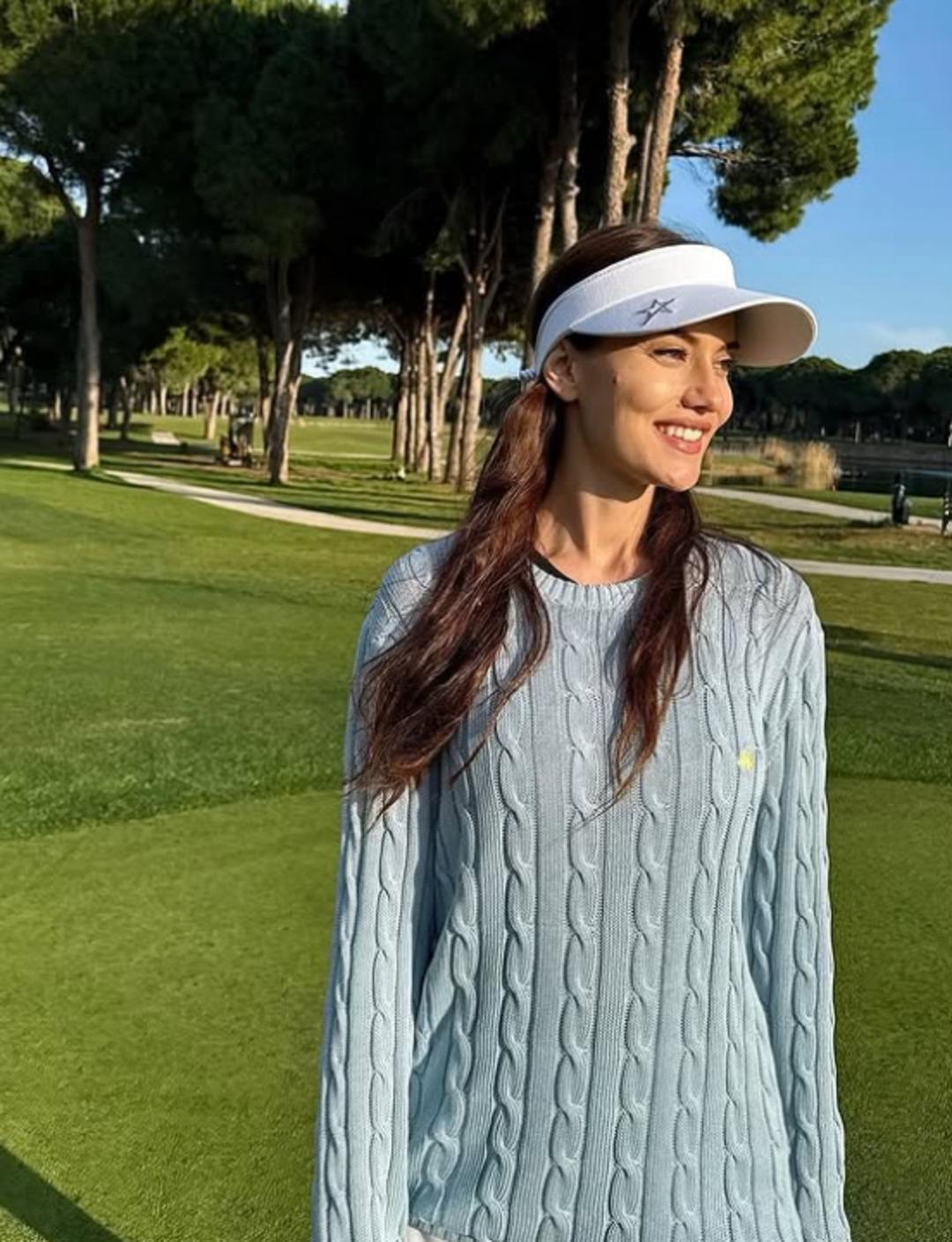 Fahriye Evcen golften üst üste paylaşınca eleştiri geldi: Zengin olduğunu biliyoruz ama sürekli gösteriş yapma! 2