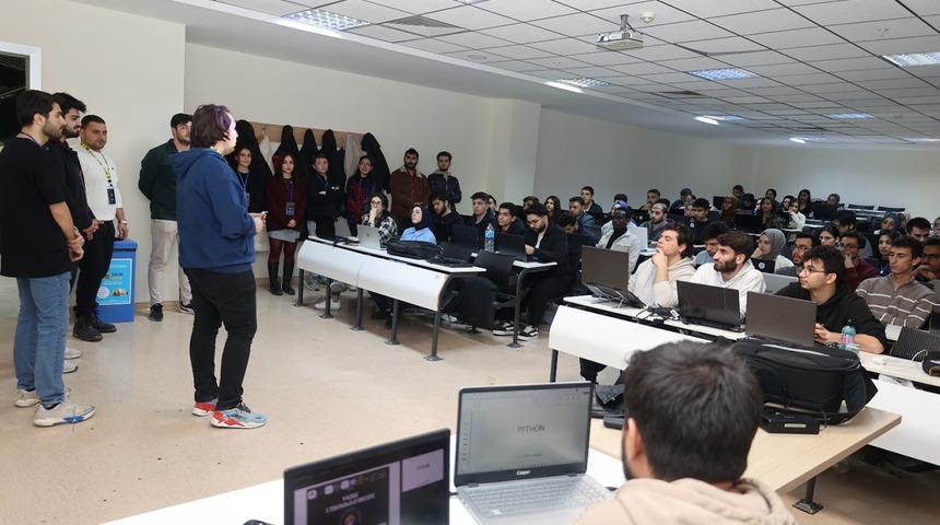 Gaziantep'te teknoloji gecesi: Yazılım ve inovasyon dünyası konuşuldu 