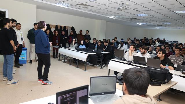 Gaziantep'te teknoloji gecesi: Yazılım ve inovasyon dünyası konuşuldu 