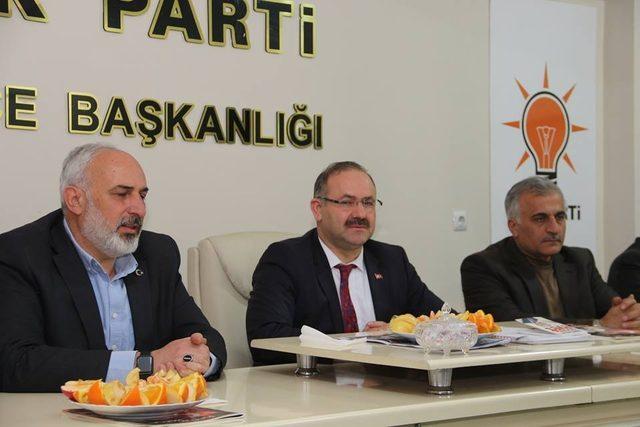 Milletvekili Deligöz, Ak Parti teşkilatını dinledi