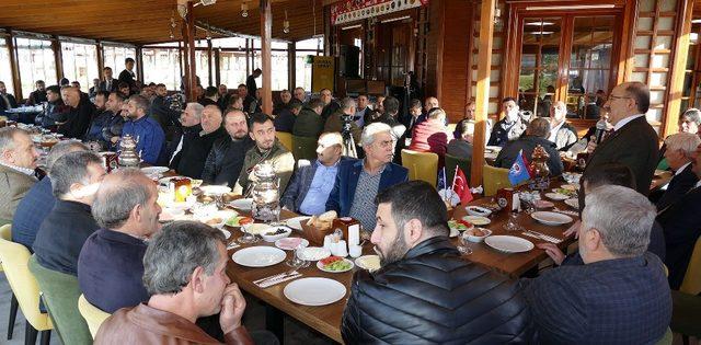 Başkan Gümrükçüoğlu Akçaabatlı esnaflar ile buluştu