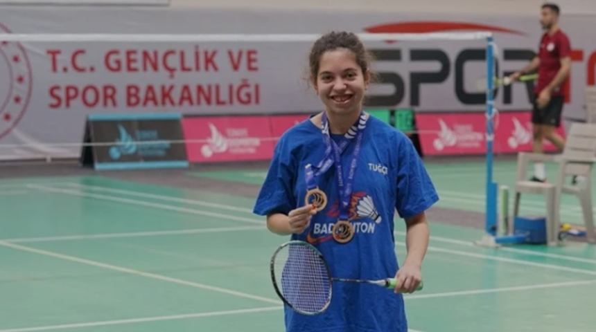 Milli para badmintoncu Tuğçe Çelik, İspanya'da 2 madalya kazandı