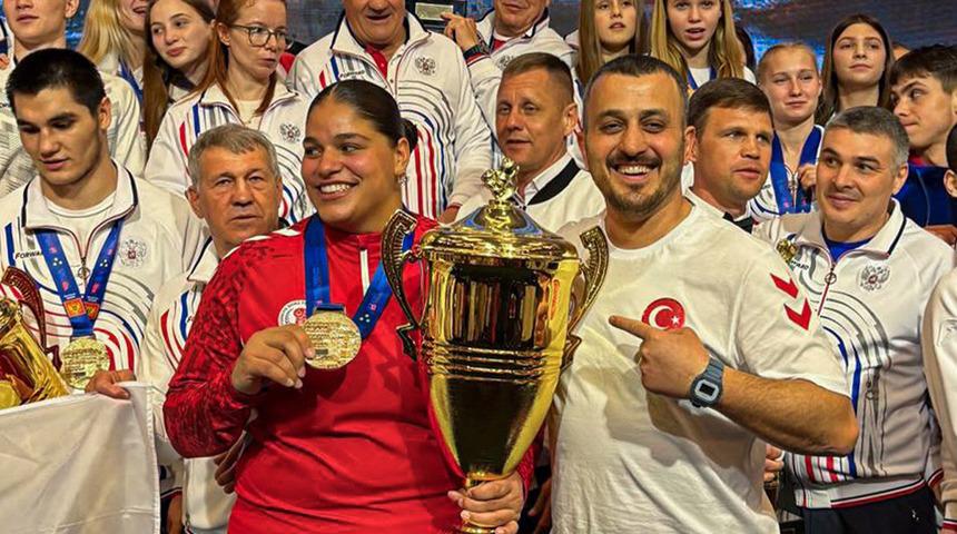 Trabzonspor'un milli boksörü Havvanur Kethüda, Dünya Şampiyonu oldu