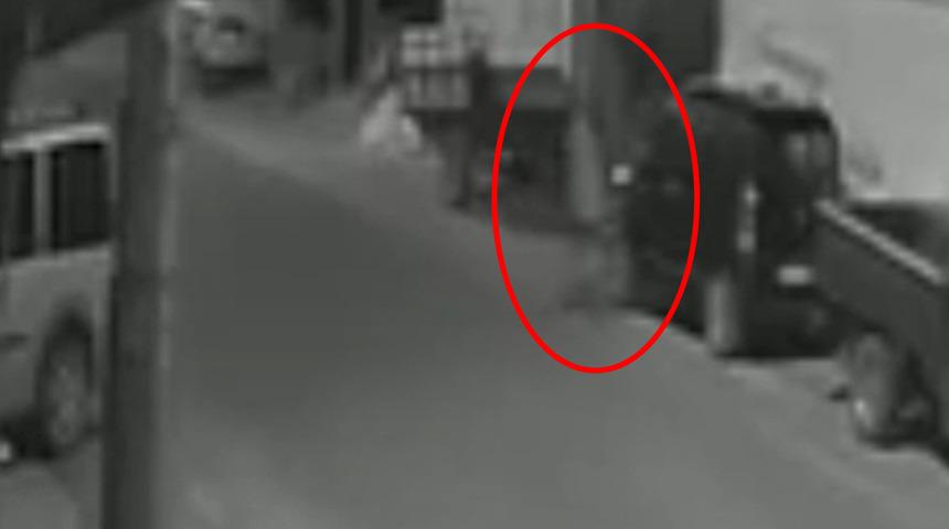 Kasklı şüpheli aracı böyle kundaklandı
