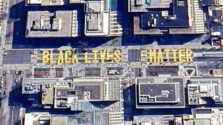 Washington'da caddede bulunan siyahi hayatlar önemlidir yazısı kaldırılıyor