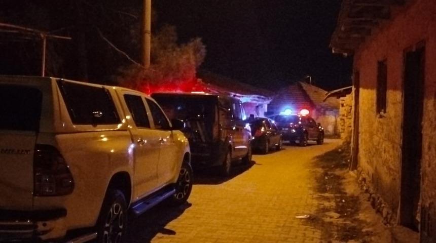 Her satırı korkunç! Babasını başını taşla ezerek öldürüp, hastaneye giderek cinayeti itiraf etti