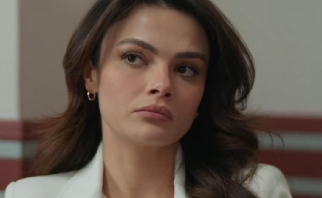 Uzak Şehir in 17. bölümünde neler oldu? Cihan ın boşanma davasındaki ilan-ı aşkı sosyal medyayı yıktı geçti 1