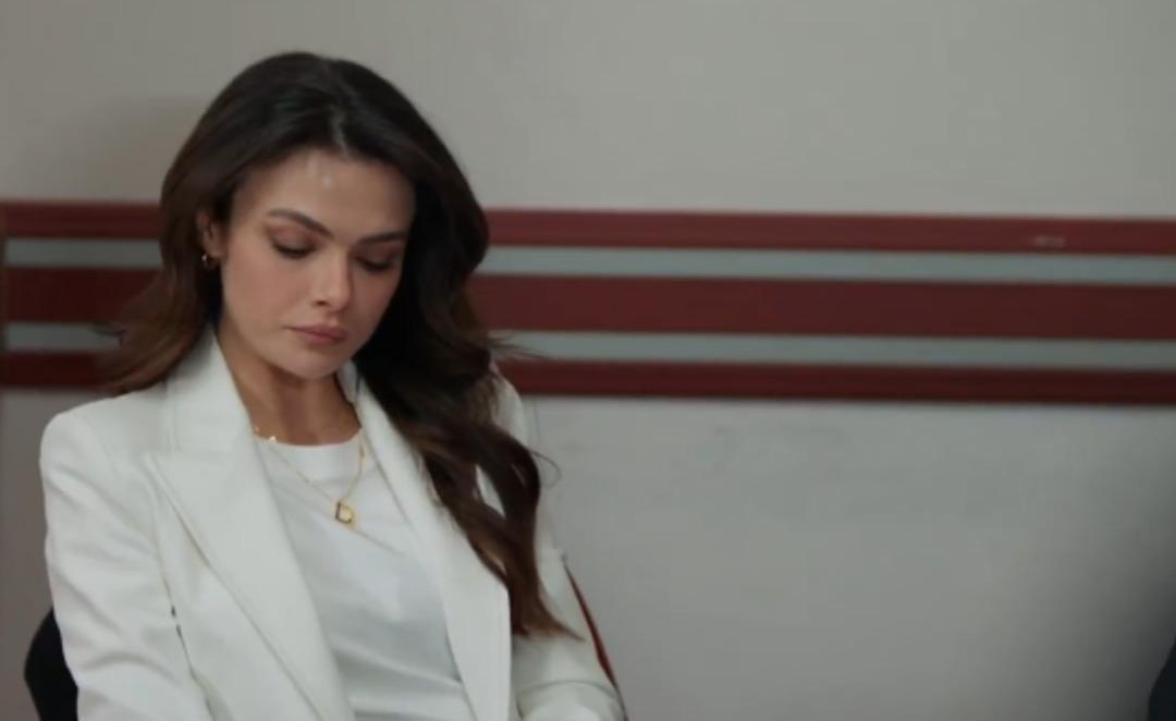 Uzak Şehir in 17. bölümünde neler oldu? Cihan ın boşanma davasındaki ilan-ı aşkı sosyal medyayı yıktı geçti 3