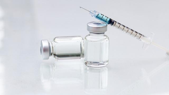 Ünlülerin yeni gözdesi şaşırttı! Bu botoks sosyal medya kullanıcılarının diline düştü... Şaşırtan yer seçimi