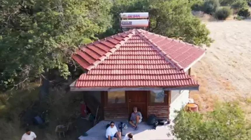 Ali Sürmeli "Emekli oldum" deyip oyunculuk yapmadığını açıkladı! Assos'ta 13 dönüm arsada mütevazı hayat...