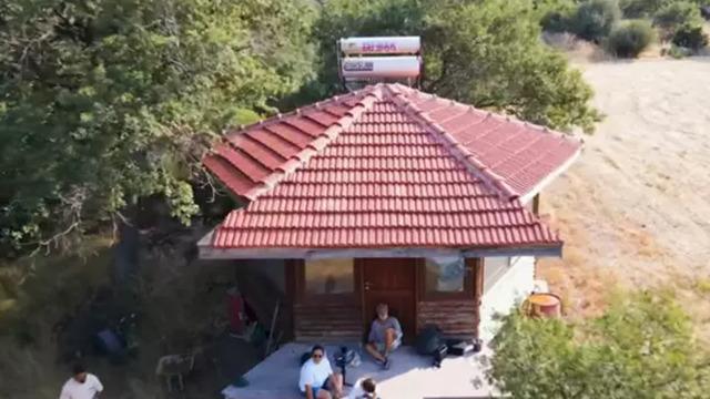 Ali Sürmeli Emekli oldum deyip oyunculuk yapmadığını açıkladı! Assos'ta 13 dönüm arsada mütevazı hayat...