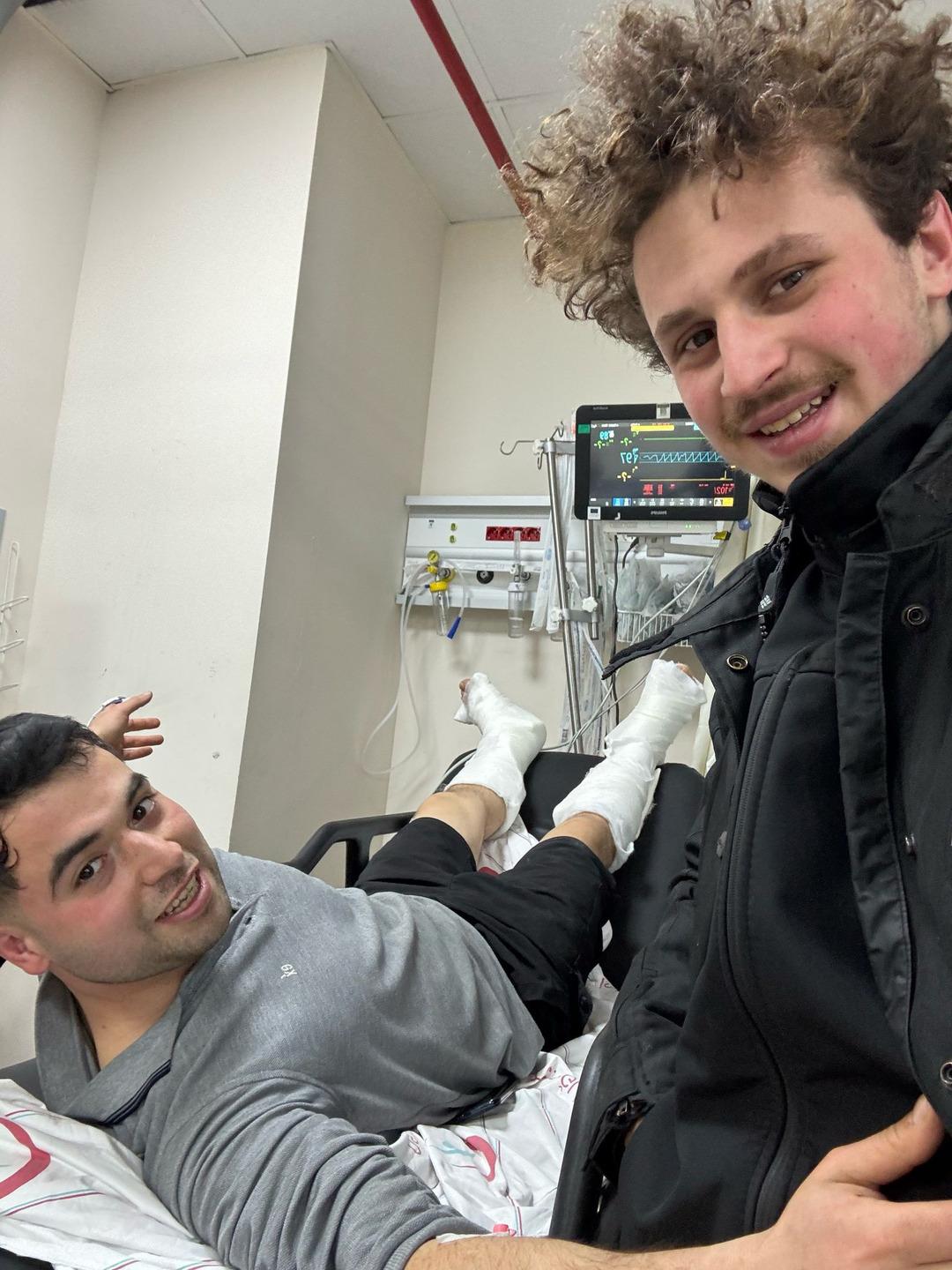 Sosyal medyada paylaşacaktı, hastanelik oldu! Üst geçitte şov yaparken metrelerce yüksekten yere çakıldı: O anlar saniye saniye kaydedildi 5