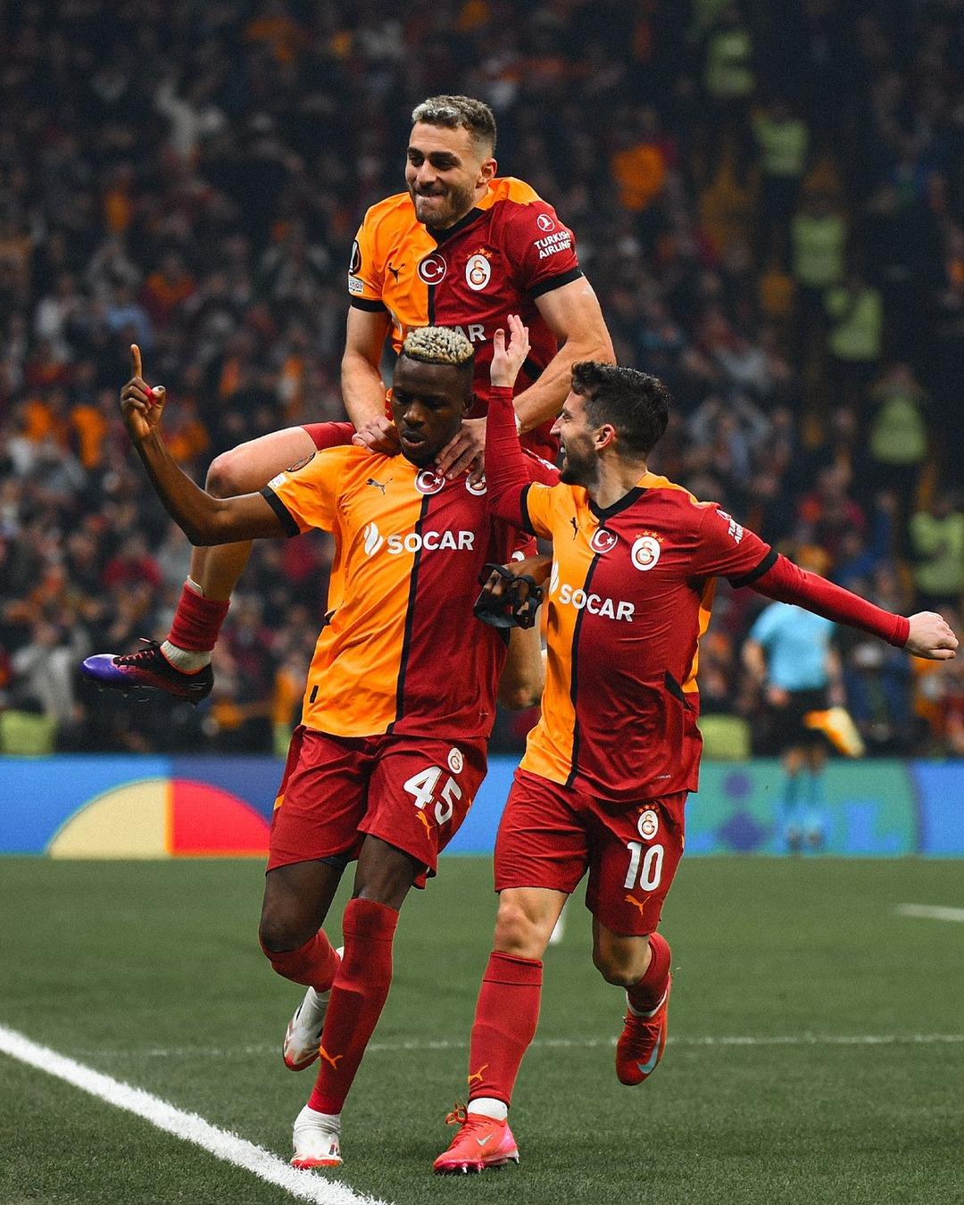 Galatasaray da Victor Osimhen in hikayesi sona eriyor! İstediği rakam camiayı çıkmaza soktu 2