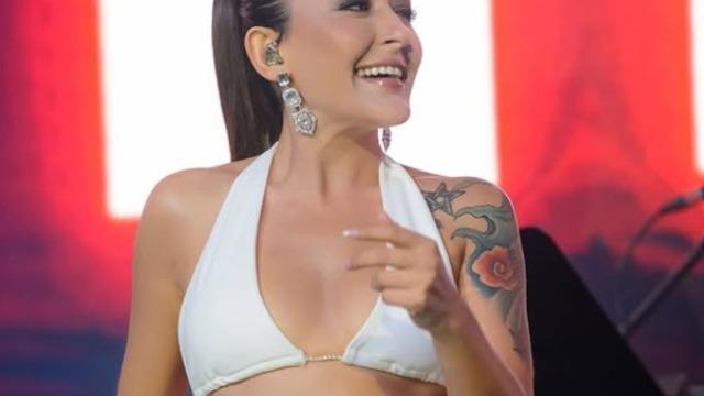 Bali'de tatildeydi! Melek Mosso hastanelik oldu