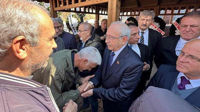 Kemal Kılıçdaroğlu taziyeleri kabul etti, cenaze törenine katıldı