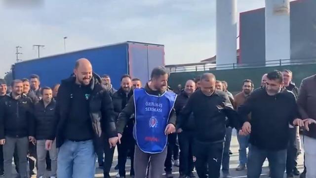 'Ne anlatıyon be abla gözünü seveyim be abi' sözleriyle tanınmıştı! Fenomen Oğuzhan Alpdoğan eskiden çalıştığı fabrikadaki greve gitti! O anlar gündem oldu