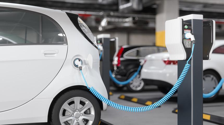 Elektrikli araçlar için Resmi Gazete'de yayımlandı! O zorunluluk ortadan kalktı, şarj cihazı için artık bu şartı uygulamak zorunda değilsiniz...