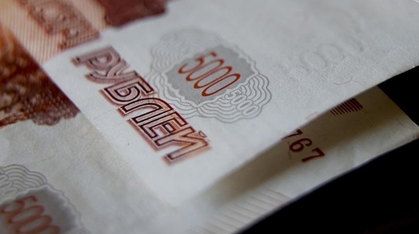 Rusya'da bütçe açığı artan harcamalarla 2,7 trilyon rubleye çıktı