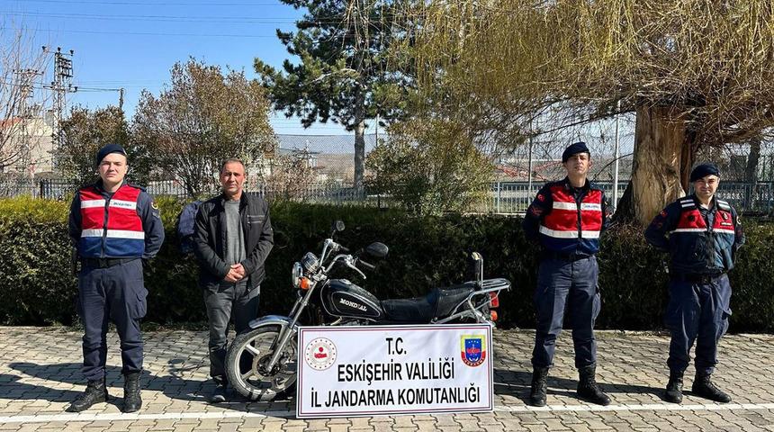 Eskişehir'de çalınan motosiklet aynı gün il merkezinde ele geçirildi