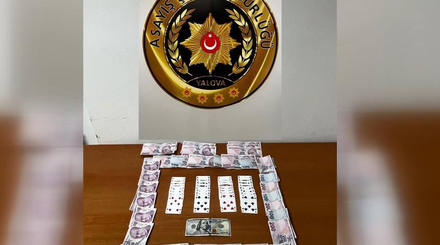 Yalova'da kumar baskını! 13 kişiye toplam 120 bin lira ceza kesildi