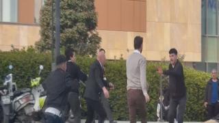 Müşteri şikayet etti ortalık karıştı! AVM'deki tartışma bıçaklı kavgaya dönüştü! O anlar kamerada...