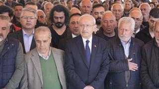 Kılıçdaroğlu, Tunceli'de kuzeninin cenazesine katıldı
