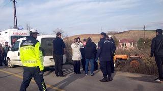 Devrilen traktörün altında kalan çiftçi hayatını kaybetti