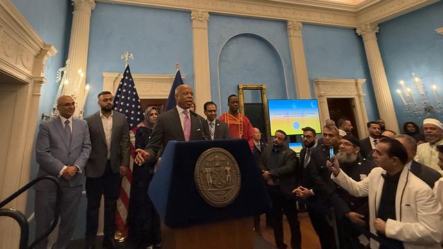 New York Başkanı Eric Adams’tan iftar daveti: 200 kişi katıldı, salonda ezan okundu...