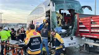 Kütahya’da yolcu otobüsü TIR’a çarptı! 13 kişi feci şekilde yaralandı...