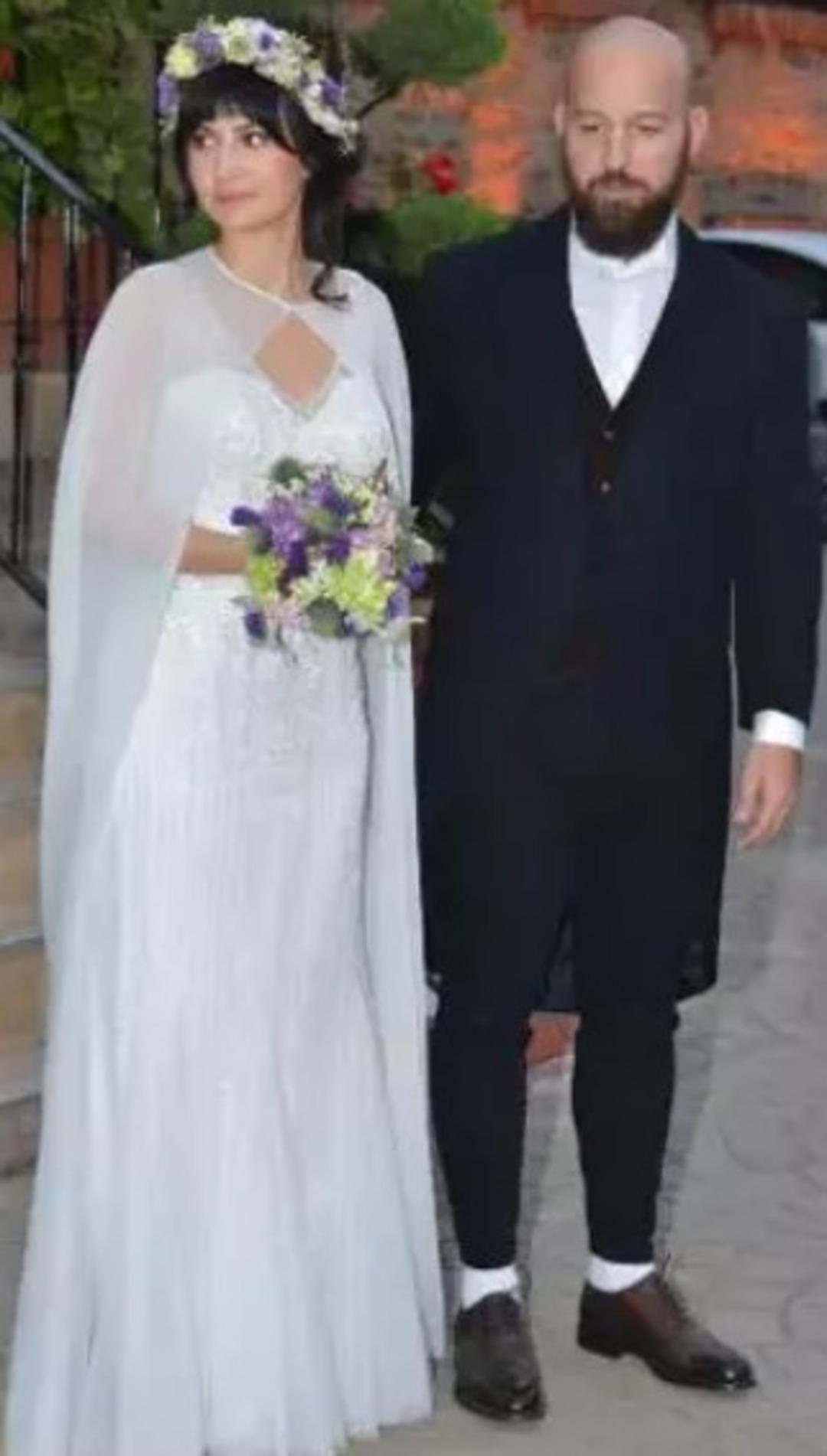 Athena Gökhan dan sonra şimdi de Hakan Özoğuz... 10 yıllık evliliğini bitiriyor  2