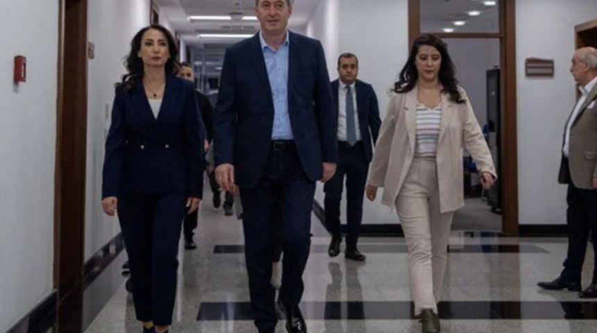 DEM Parti heyetinden siyasi parti turu sürüyor: Bugün üç parti ile görüşecekler