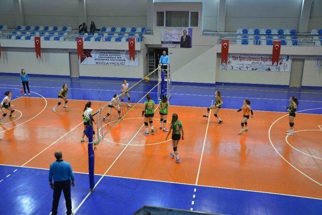 Okul sporları voleybol grup elemeleri Ortaca ve Dalaman’da yapıldı