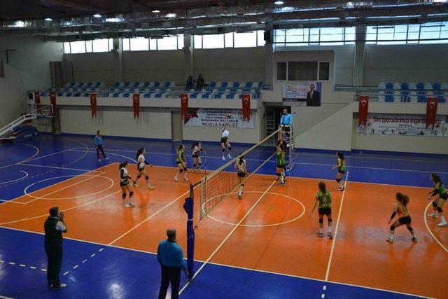 Okul sporları voleybol grup elemeleri Ortaca ve Dalaman’da yapıldı