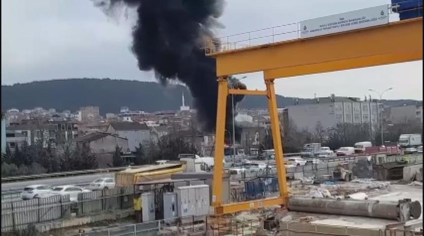 SON DAKİKA | Sultanbeyli'de iş yeri yangını! Ekipler sevk edildi