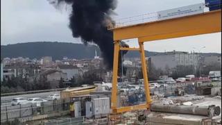 SON DAKİKA | Sultanbeyli'de iş yeri yangını! Ekipler sevk edildi