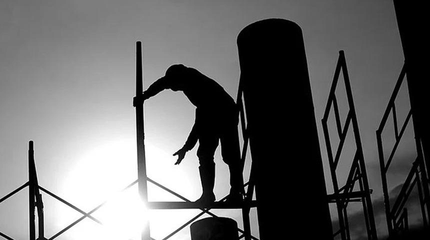 Mardin'de inşaat işçisi 3'üncü kattan düşerek hayatını kaybetti