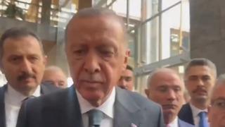 'Emekli ikramiyesine ek zam olur mu?' diye soruldu... Erdoğan: Beni dolduruşa mı getirmeye çalışıyorsunuz? Daha ne olacak?