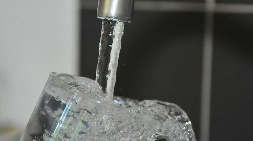 Tüm şehir susuz kaldı... Karaman'da suyun içinden 'petrol hidrokarbonları' çıktı! Uzmanlar uyardı: 'Kesinlikle kullanmayın'