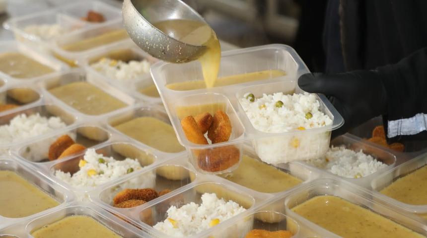 Gaziantep Nizip Belediyesi’nden iyilik sofrası: "Komşusu açken tok yatan bizden değildir"