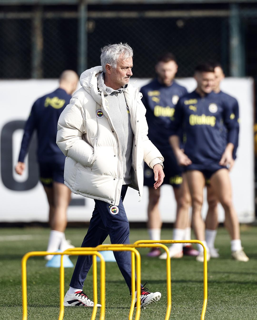 Fenerbahçe’den, Rangers maçına gelecek taraftarlara uyarı 1