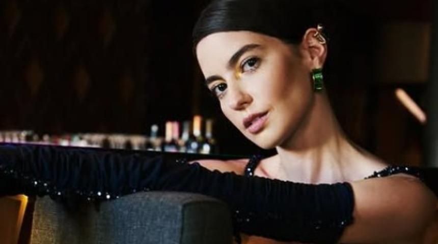 Ezgi Şenler çocukluk aşkıyla evleniyor! Nişan hazırlıklarına başladı