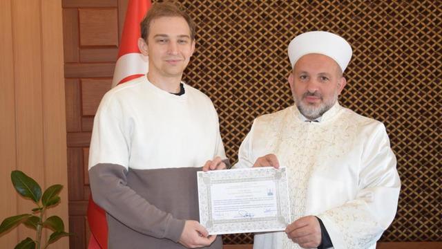 Ukrayna vatandaşı müslüman olup Furkan adını aldı