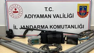 Sit alanında define arayan 3 kişi yakalandı