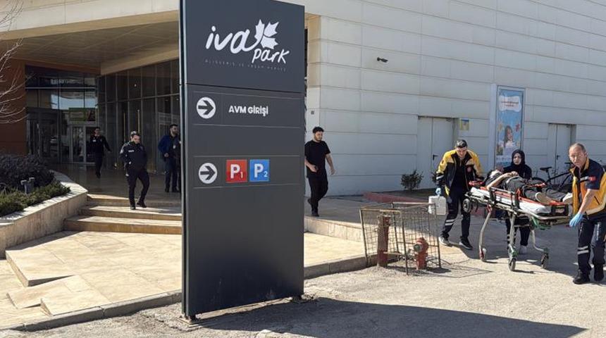 AVM'de yüksekten düşten lise öğrencisi yaralandı