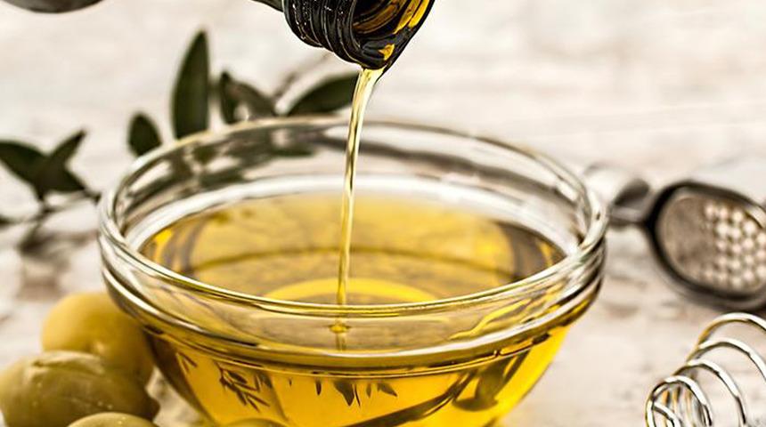 Balıkesir'de 1000 litre sahte zeytinyağı ele geçirildi! Satılmak üzere götürülüyorlardı