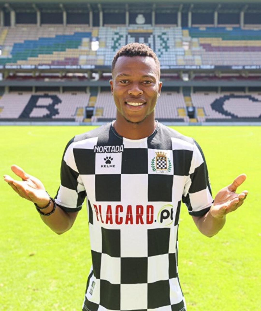 Fenerbahçe ye dev gibi bir orta saha! Süper Lig den bir takım daha talip...  2