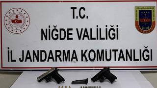 Niğde'de jandarma ve polis operasyonu! Evlerden cephanelik çıktı